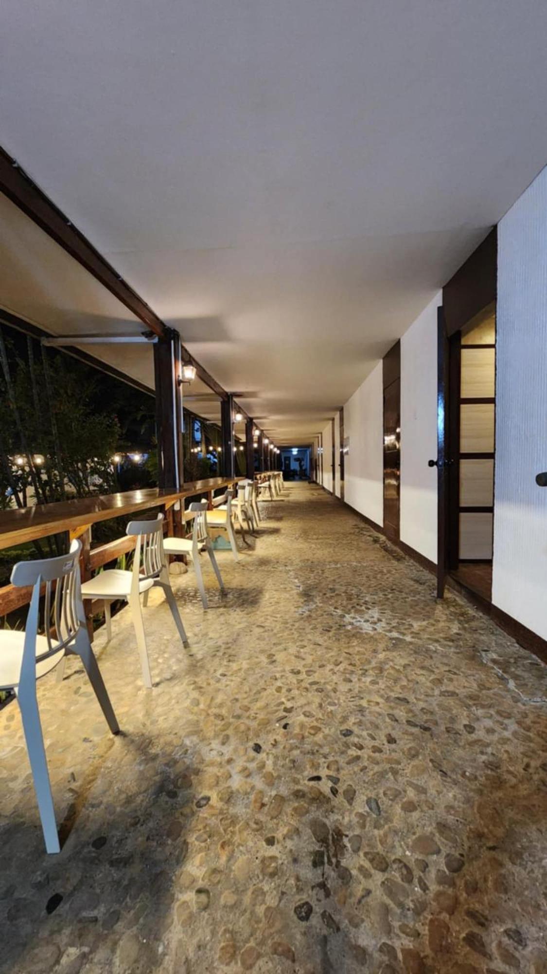 Reef Hostel Puerto Princesa Exterior photo