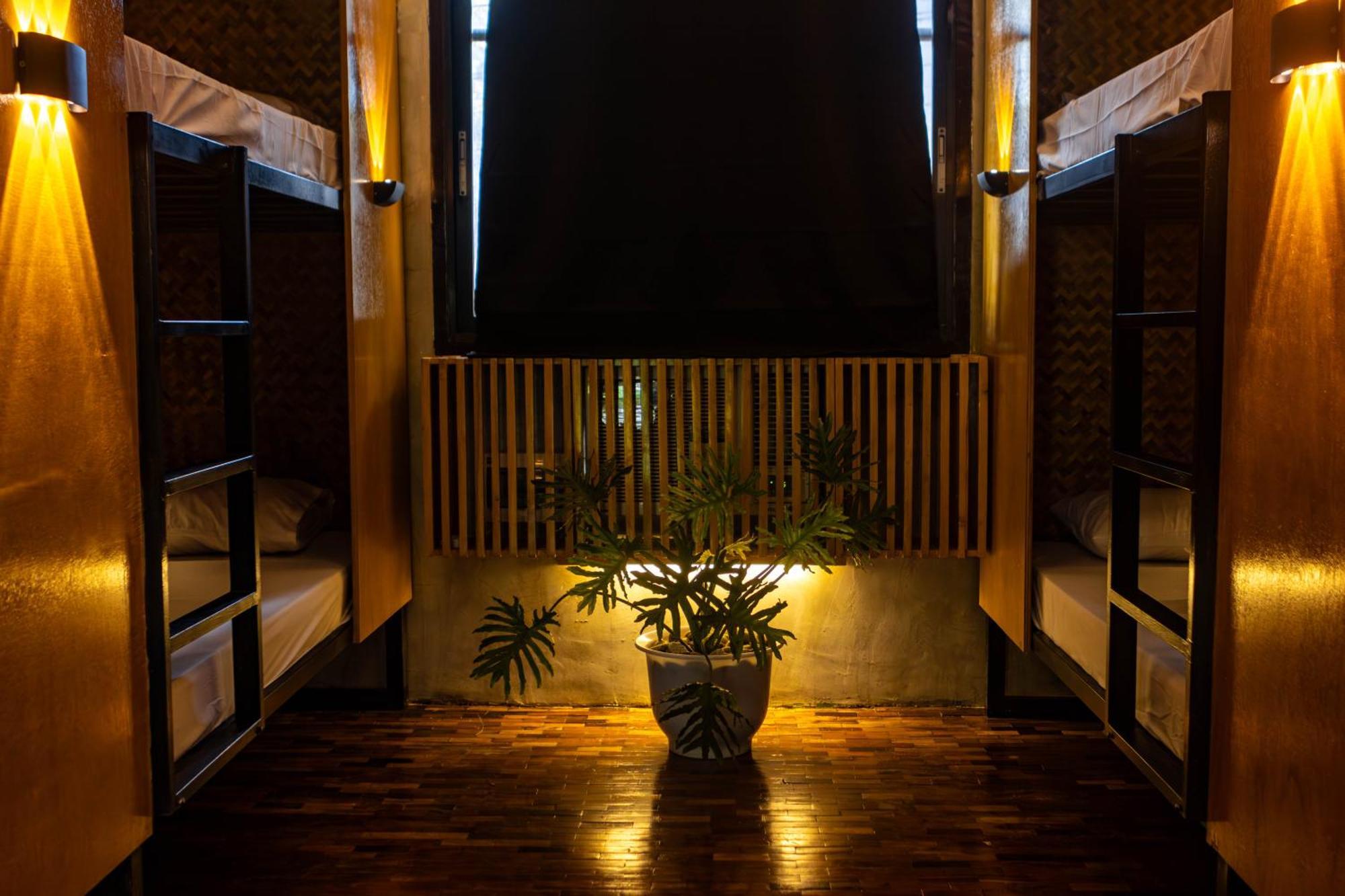 Reef Hostel Puerto Princesa Exterior photo